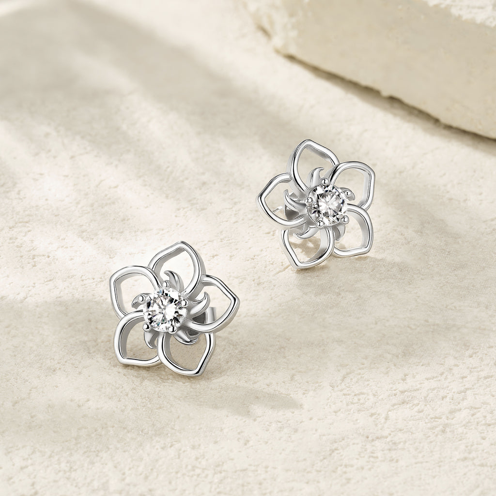 A Luxurious And Fashionable Minimalist Jewelry Earring Set Featuring A 0.5-carat Top-quality Morganite, Made Of S925 Silver Electroplated With Platinum.